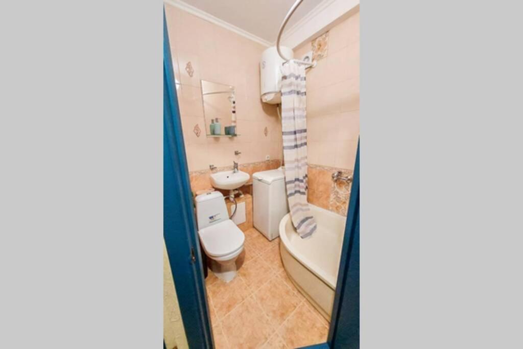 Apartamento Cozy Flat Kiev Exterior foto