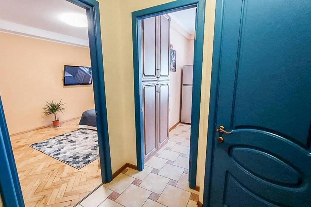 Apartamento Cozy Flat Kiev Exterior foto